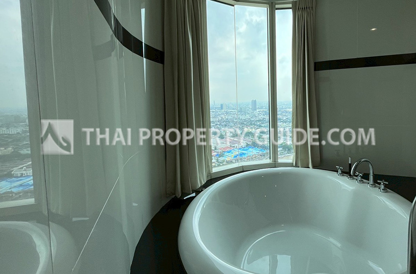 Condominium in Sathorn 